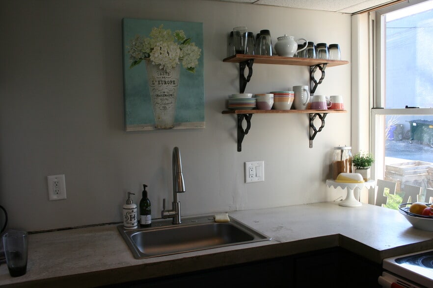 Building Photo - 22 N Railroad St