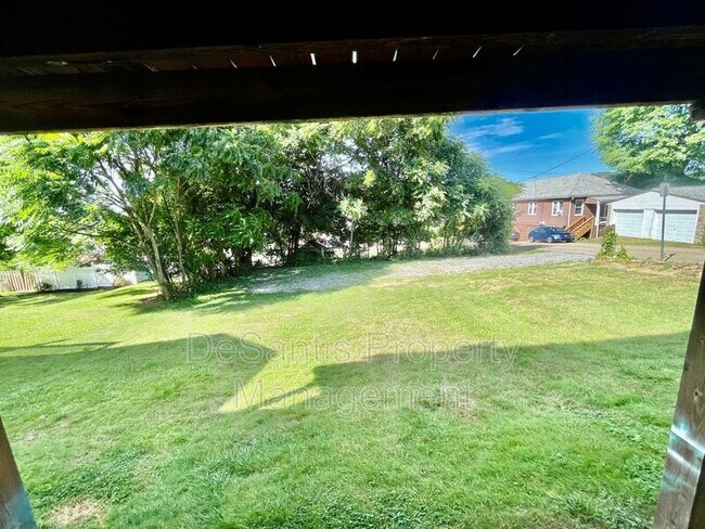 Building Photo - 425 Mt Vernon Ave