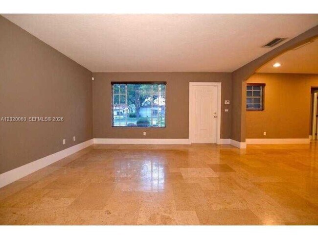 Building Photo - 14001 Cypress Ct
