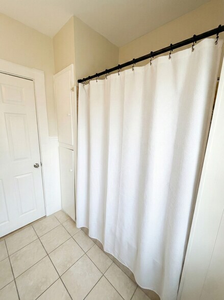 Building Photo - 20 Fellsway W