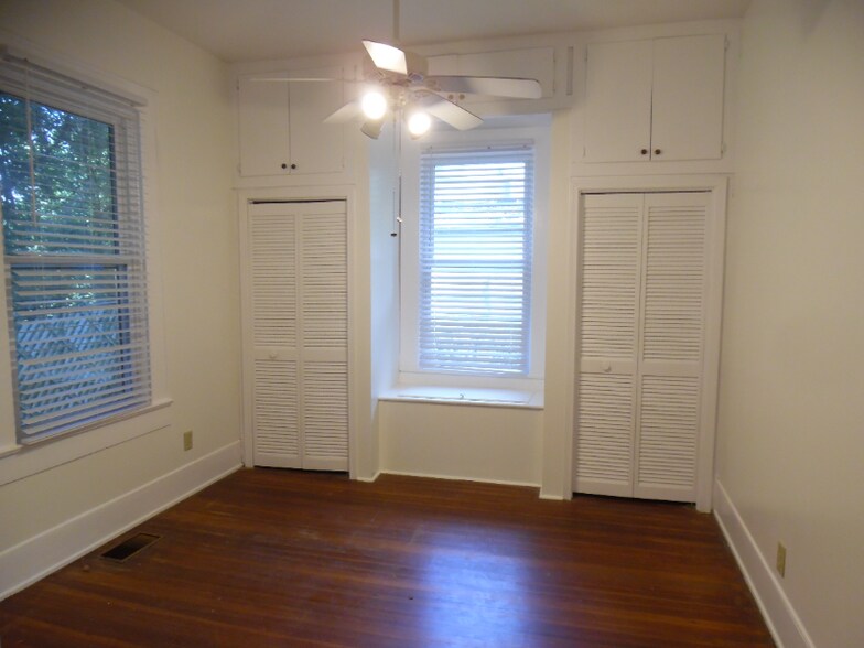 Building Photo - 1903 S-4-359