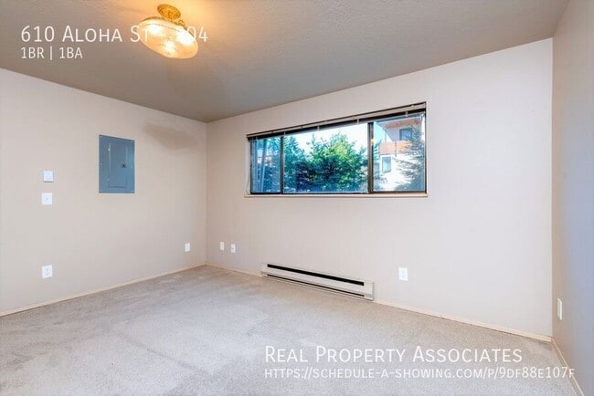 Building Photo - 610 Aloha St
