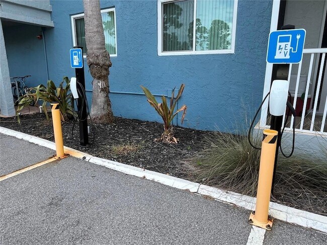 Building Photo - 2740 Coconut Bay Ln