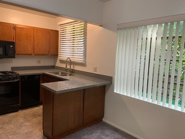 Kitchen - 2497 S Barrington Ave