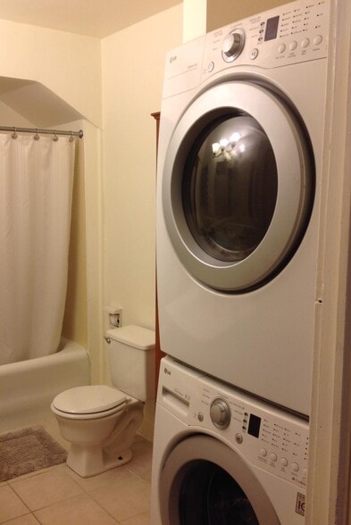 Washer & Dryer - 14 Weymouth St.