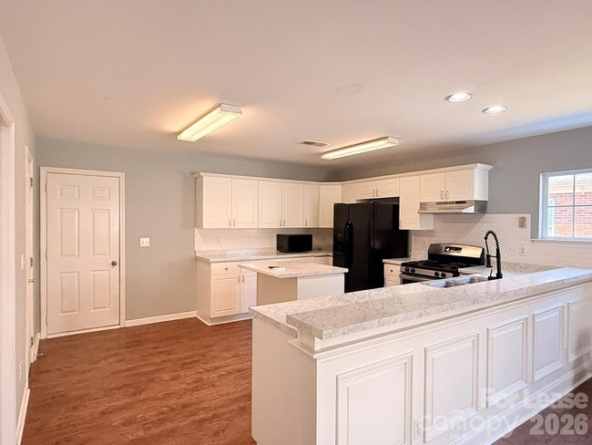 Building Photo - 4014 Racoon Ct