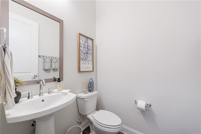 Building Photo - 4337 Parkside Pl