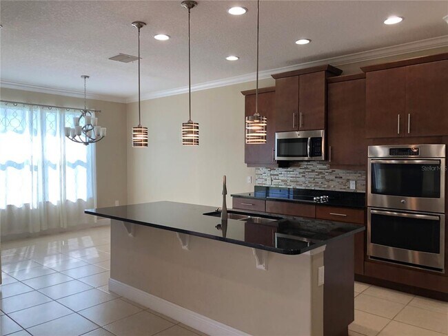 Building Photo - 3905 Redfin Pl
