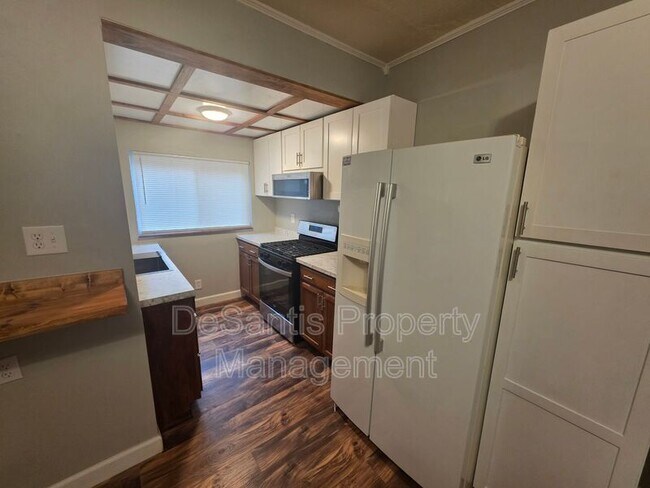 Building Photo - 212 Kenmawr Ave