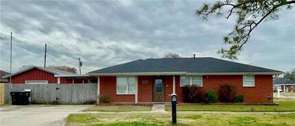 Building Photo - 10002 Claiborne Ave