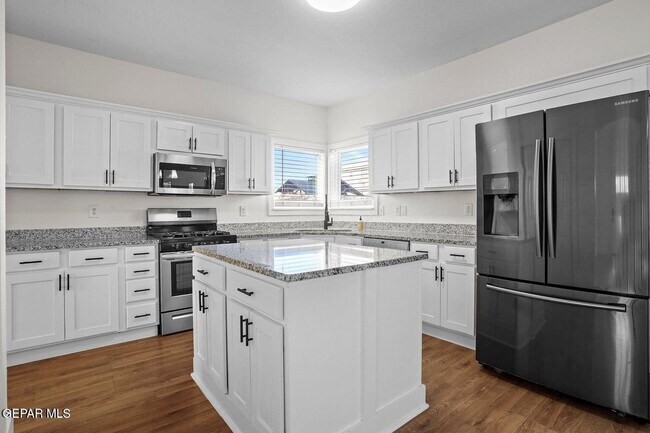 Building Photo - 11025 Bullseye St