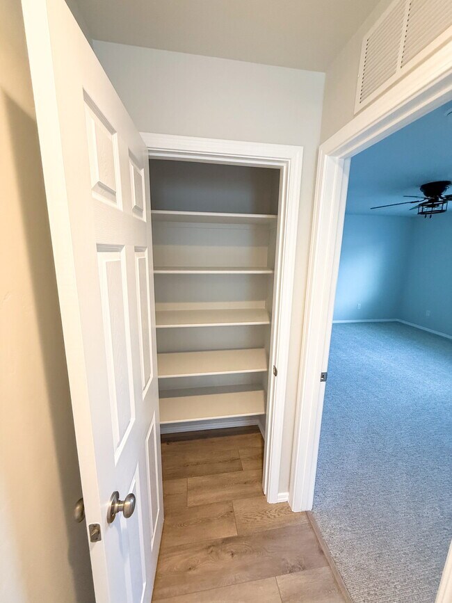 Building Photo - 1367 Silver Vly St