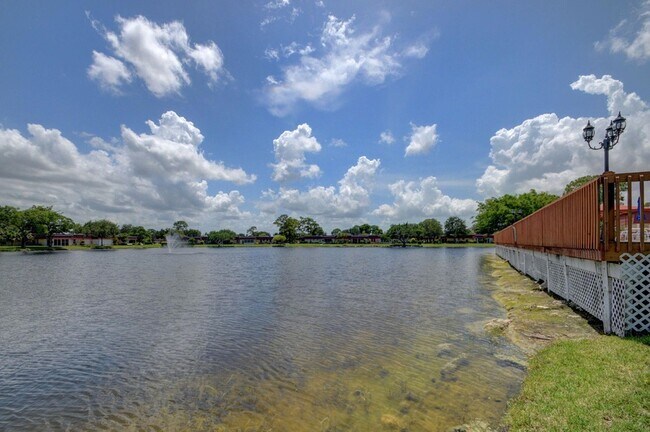 Building Photo - 782 Nantucket Cir