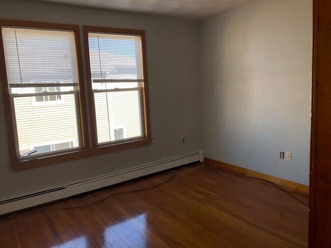 Building Photo - 47 Elmwood St