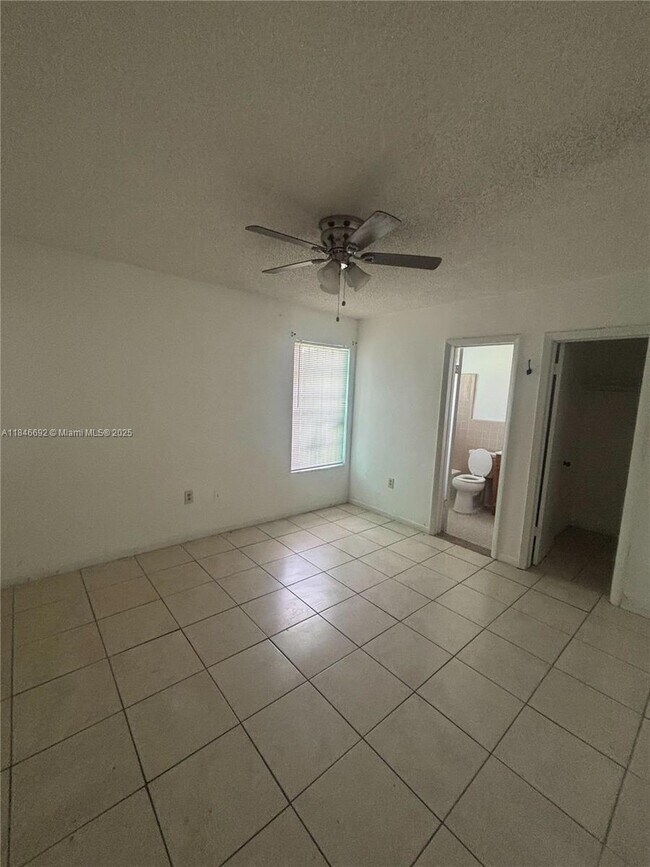 Building Photo - 15813 NW 38th Pl