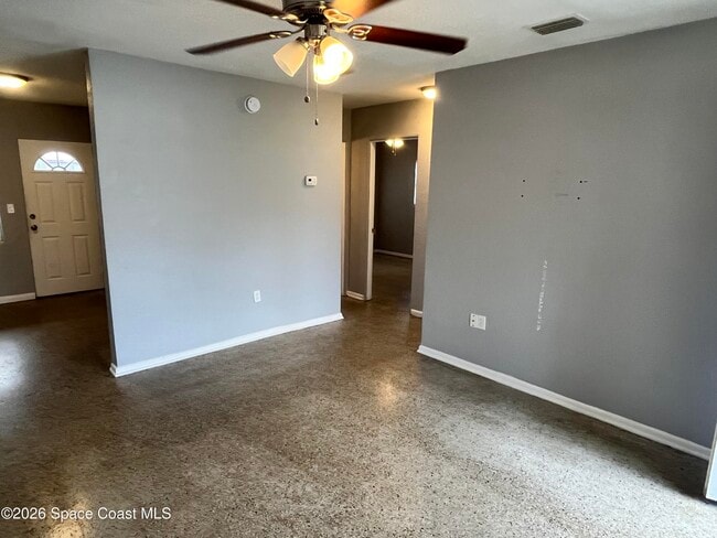 Building Photo - 1420 Avocado Ave