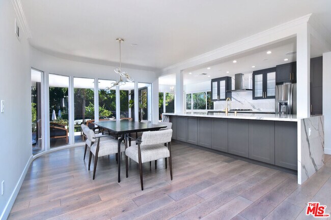 Building Photo - 4678 White Oak Ave