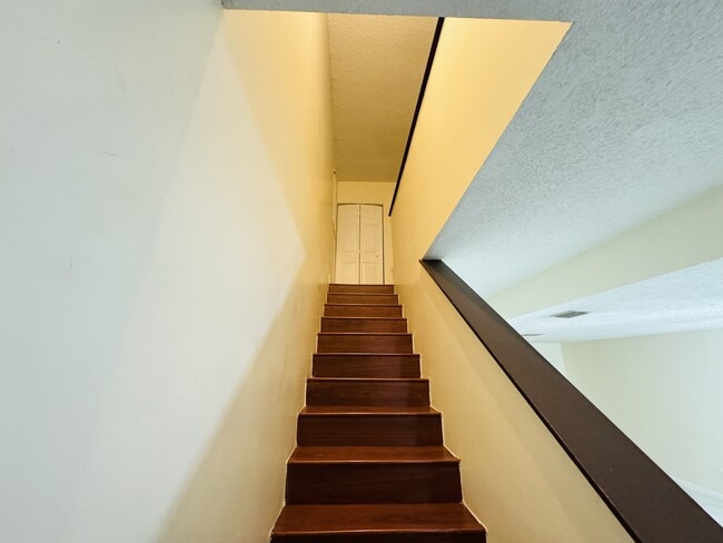 Building Photo - 8819 Springtree Lakes Dr