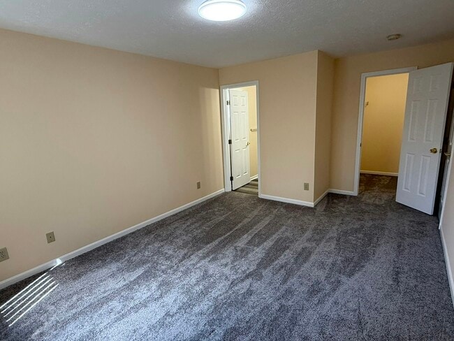 Building Photo - 10136 Carnation Ct