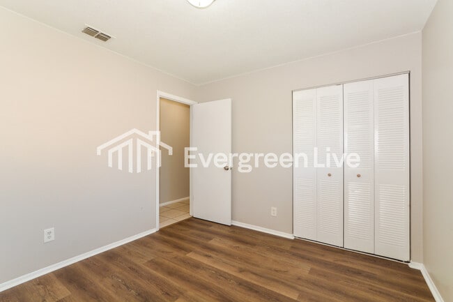 Building Photo - 3206 Dragoon Pl