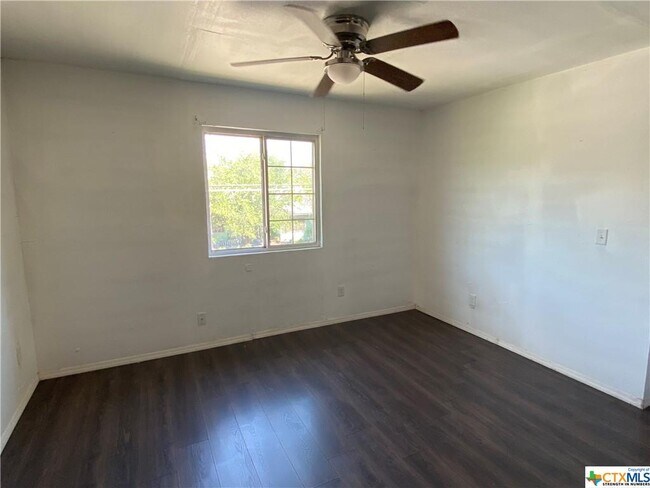 Building Photo - 1209 N 10th St