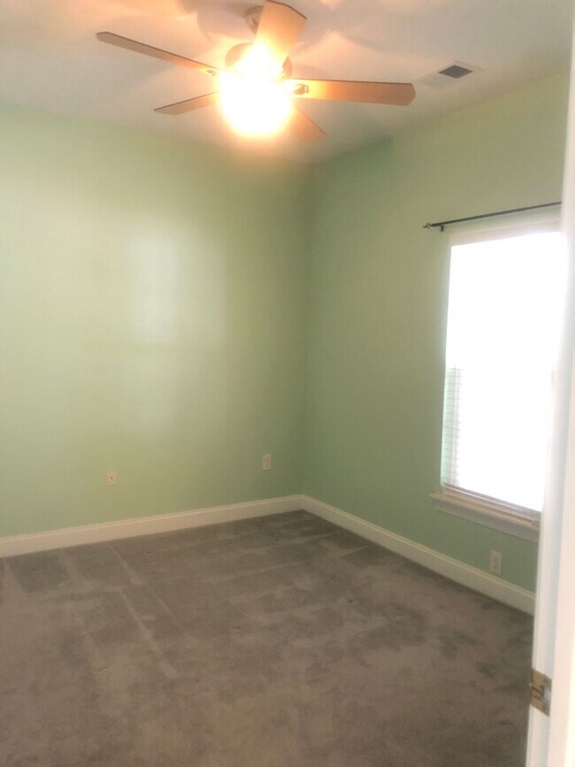 Building Photo - 5090 Windsor Green Way