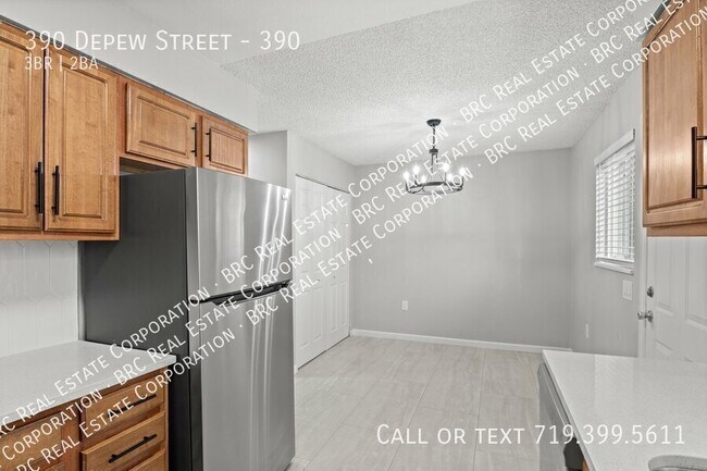 Building Photo - 390 Depew St