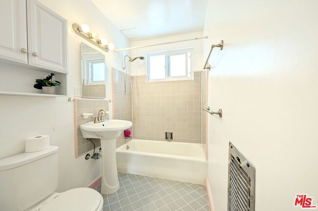 Building Photo - 1037 Euclid St