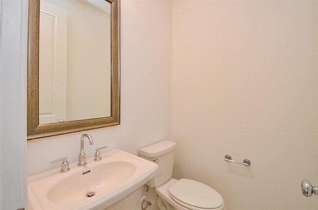 Building Photo - 21722 Kenthurst Ct