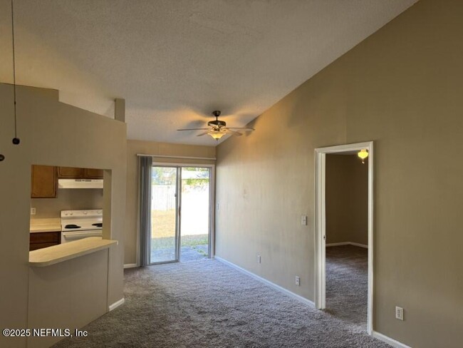 Building Photo - 2654 Hidden Village Dr