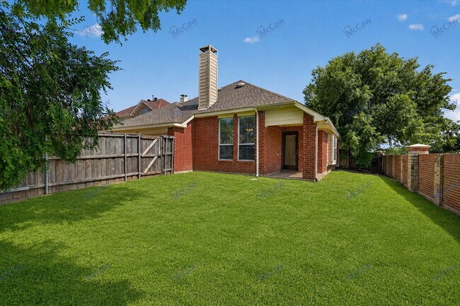 Building Photo - 7297 Chinquapin Dr
