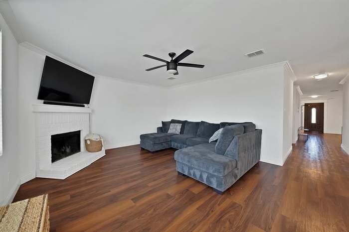 Building Photo - 1120 Bumble Bee Dr