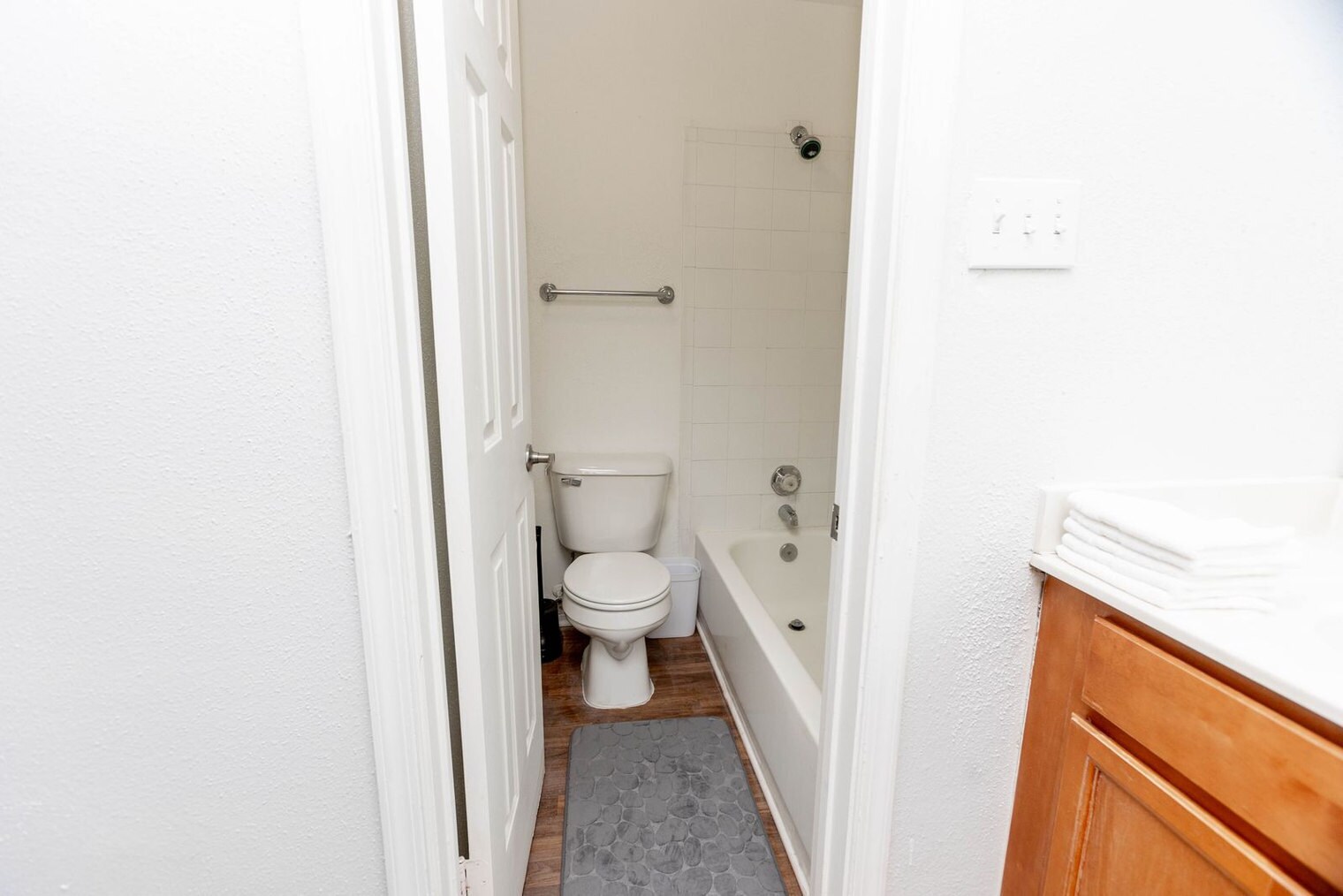 Building Photo - 1205 Ashleigh Dr