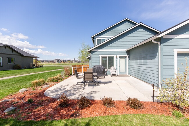 Building Photo - 136 Bull Frog Dr