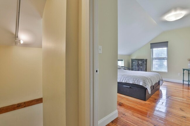 Building Photo - 64A Holiday Ln