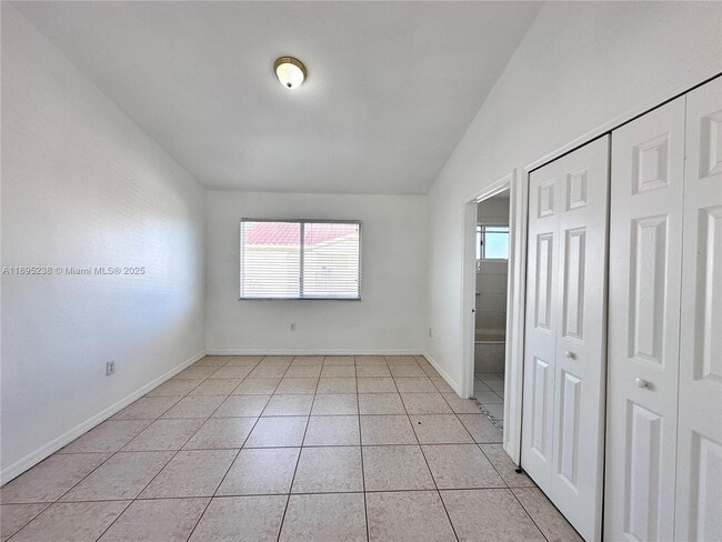 Building Photo - 3002 San Remo Cir