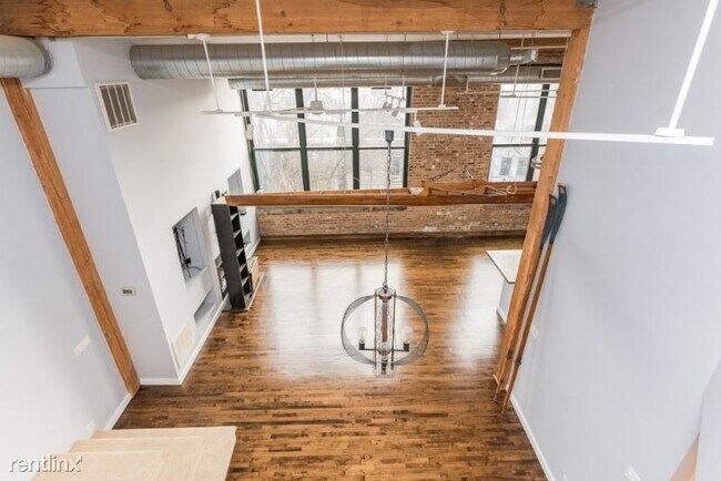 Building Photo - 2650 W Belden Ave
