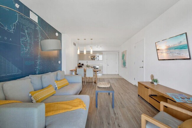 Building Photo - 2602 E Hallandale Beach Blvd