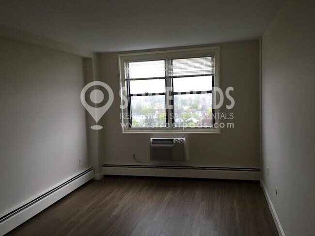 Building Photo - 2 bedroom in Cambridge MA 02138