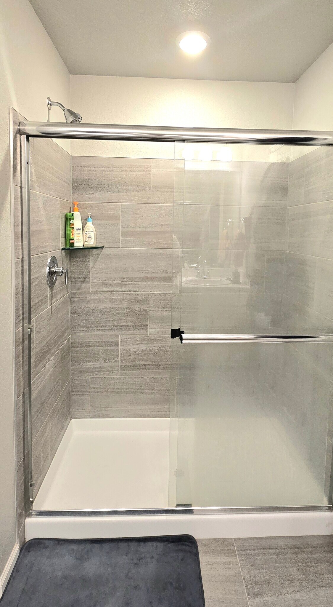 Shower - 5051 S Robb Ct