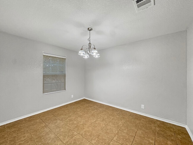 Building Photo - 1826 Strawhouse Way