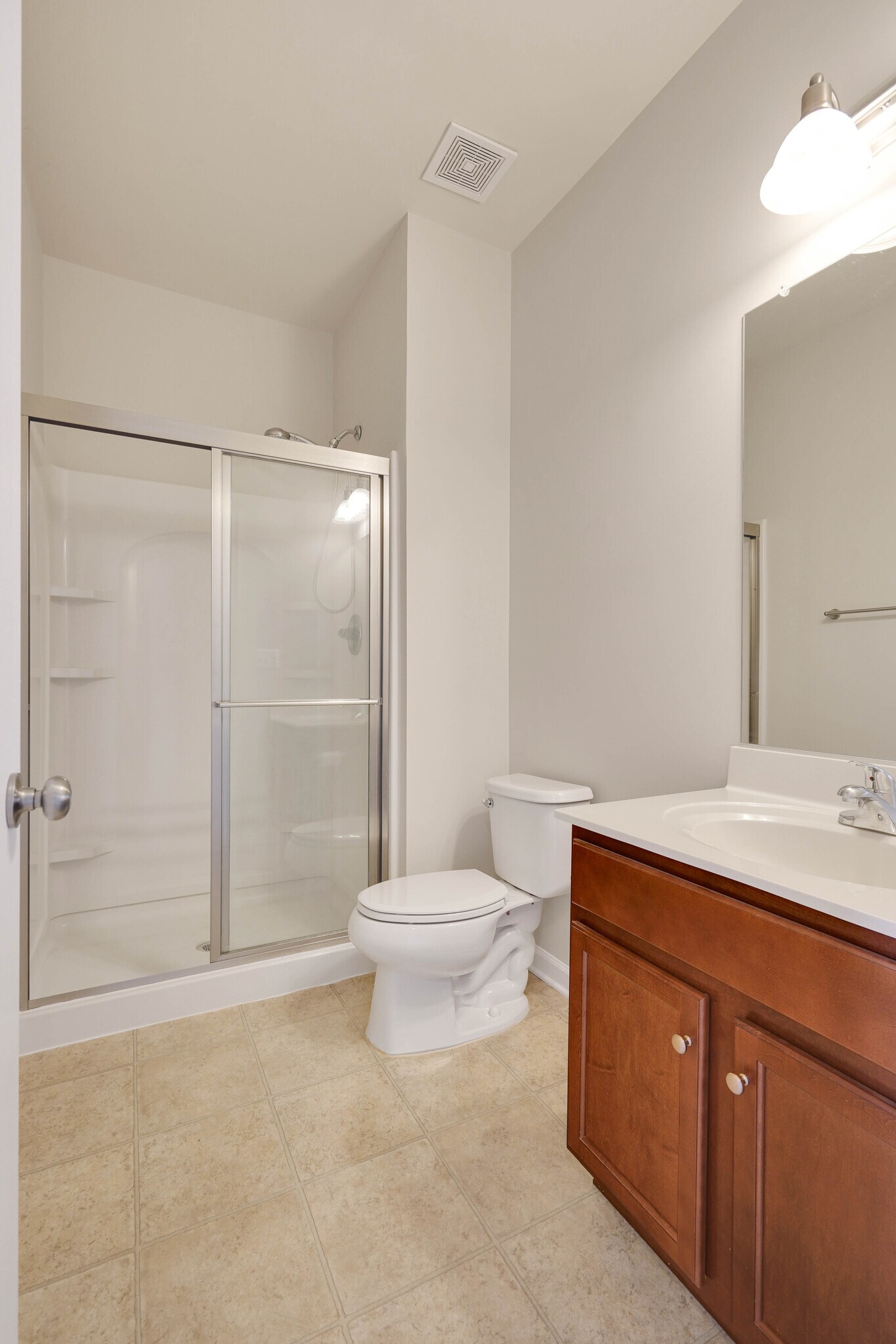 Building Photo - 6 Lamplighter Ln