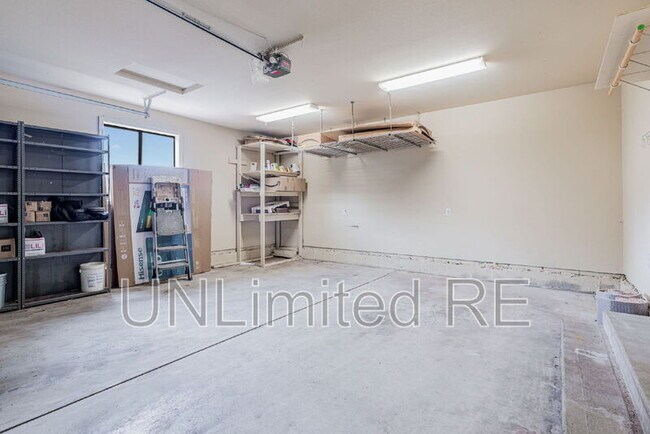 Building Photo - 4154 E Broken Rock Loop