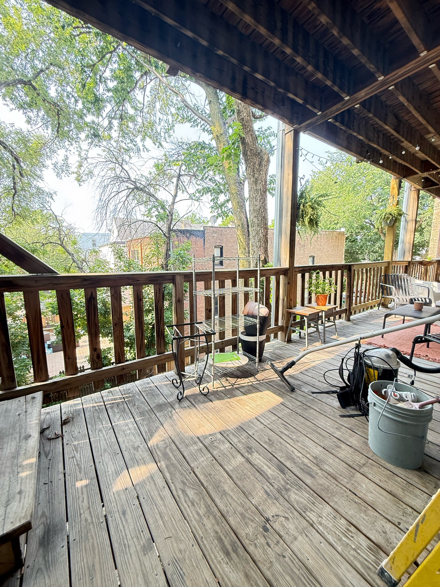 Building Photo - 3235 W Dickens Ave