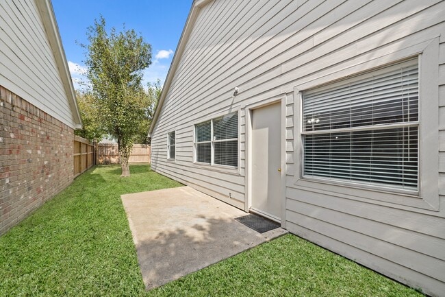 Building Photo - 7116 Haven Creek Dr