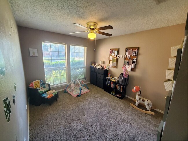 Building Photo - 2609 Classic Ct E
