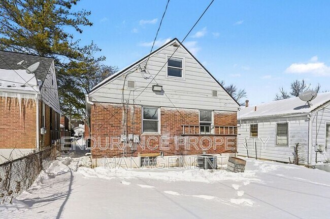 Building Photo - 326 Ernst Ave