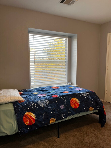 Building Photo - 1005 Betty Baker Cove