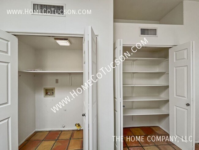 Building Photo - 1767 Deer Hollow Loop