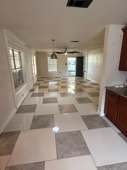 Building Photo - 1616 Rio Vista Ave